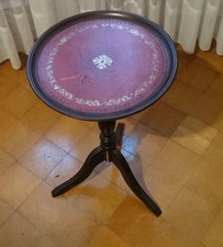 Englischer Wine Table, Beistelltisch mit gedrechseltem Fuß und Lederplatte