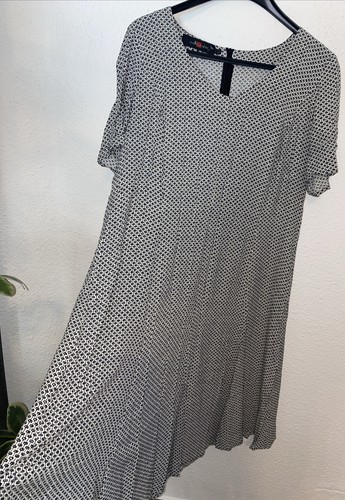 Schönes lockeres kleid - lockeres,