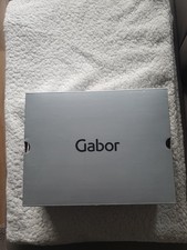 Neue Sandale  mit  Absatz  von