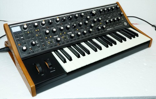 Moog sub paraphonic - sub,