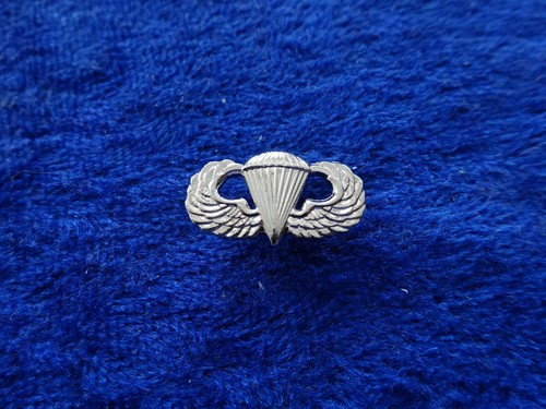 Miniatur pin - miniatur,