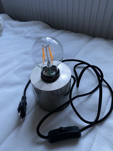 Home lampe mit glühbirne - h&m,