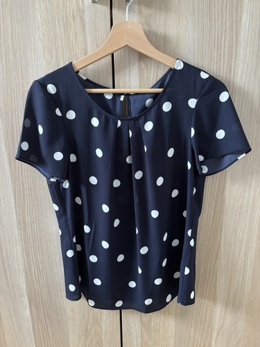 Blaue bluse mit - mit, punkten