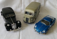 Drei französische Legenden. Citroen HY, Citroen 15 CV 6 Cyl, Renault Alpine 1600