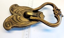 Messing-Türklopfer Jugendstil, sandgegossen, um 1900–1925, 18×10,5cm (A)