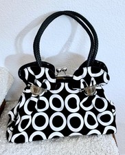 Top moderne schicke Damentasche schwarz weiß silberfarbene Raffhalter