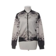 Sixth June, Bomberjacke