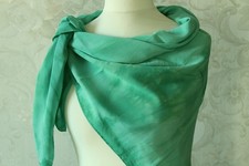großes grünes Seidentuch
