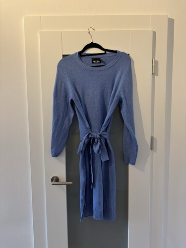 Blaues strickkleid von pieces - blaues,