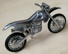 Enduro-Bike-Gasfeuerzeug