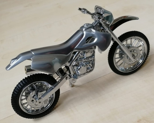 Enduro-Bike-Gasfeuerzeug