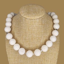 Handemade Kette. Weiß Korallen Perlen 14mm