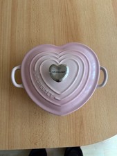 Le Creuset Herz Gourmet-Profitopf  aus Gusseisen Tief Shell Pink