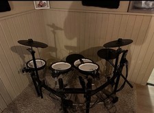 Roland TD-1 V-Drums + Pearl P-932 Doppel Pedalz