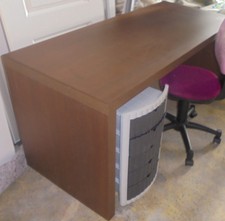 Schreibtisch Ikea " Malm " aus Holz in Dunkelbraun