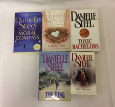 5 Danielle Steel Books, The