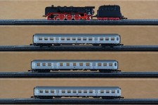 BR 03 1087 mit Kohlenstaubtender von Krüger und 3 Silberlinge von Märklin Spur Z