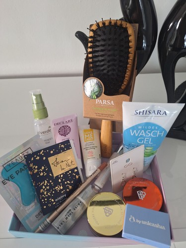 Beauty box glossybox - glossybox, douglas