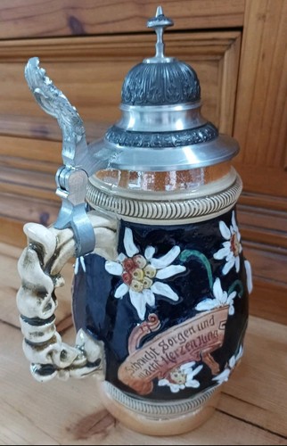 Bierkrug mit zinndeckel - bierkrug,