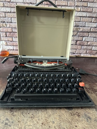 Schreibmaschine olympia 900 - olympia, sm-900