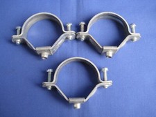 3x Rohrschelle Doppellappig mit Gewindefuss, 45-55mm