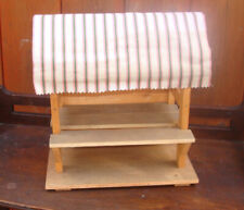 alter Marktstand Holz