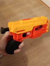 Nerf Pistole, klein,  mit 4