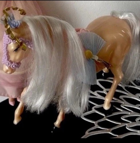 Barbie royal horse - horse, 2004