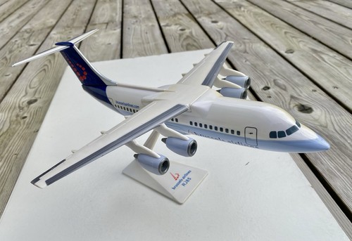 Flugzeugmodell 100 avro - 1:100, jet
