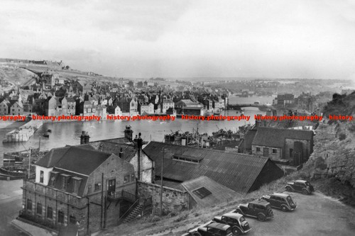 F011585 whitby hafen von west - whitby,