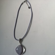 kurze Gina Laura Modeschmuck-Kette lila/silber verstellbar sehr ausgefallen neu 