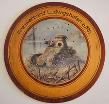 alte militärische Schießscheibe Ehrenscheibe Holz mit Papierbild Panzer 1.WK
