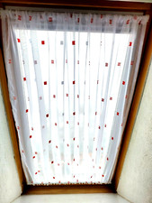 Spanngardinen  Weiß Rot  Gardine  B 118cm x 98cm hoch Dachfenster   HANDARBEIT
