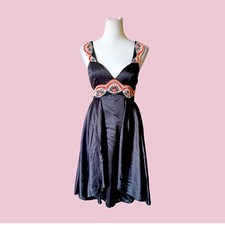 Schwarzes Partykleid Perlen