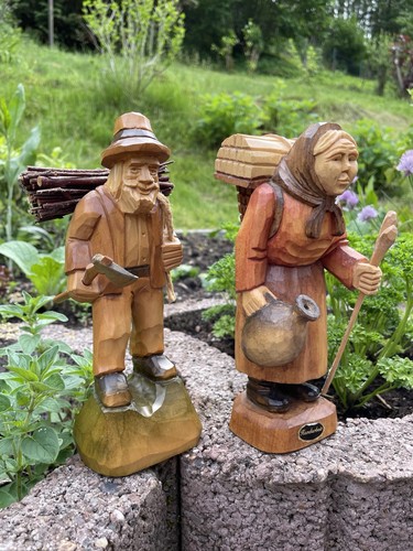 Handgeschnitzte holzfiguren - handgeschnitzte,