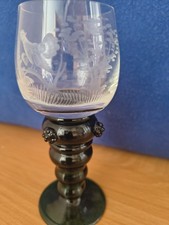 Geschliffene Römergläser mit Jagdmotiven