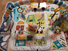 Spieldecke mit Spielebogen fisher Price Für Babys Neutral Unisex Eiswagen zoo