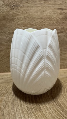 Villeroy boch vase - &, top