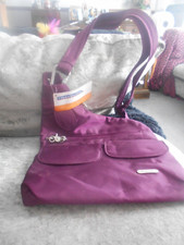 TRAVELON REISETASCHE MIT ETIKETT AUF STILL