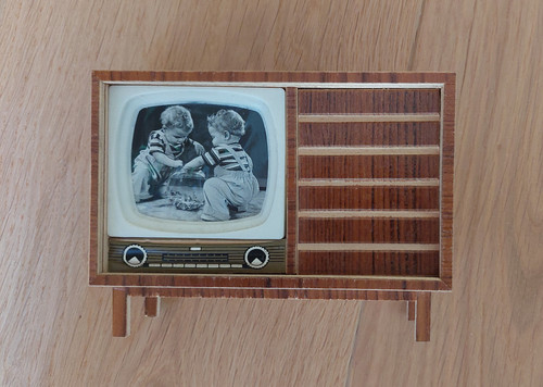 Fernsehschrank