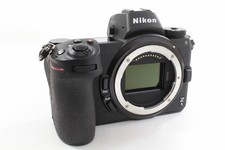 Nikon Z6 Body schwarz, sehr guter Zustand, 6000 Auslösungen, extra Zubehörpaket