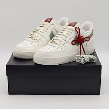HV5979-130 Nike Air Force 1 Low '07 Sail Light Bone University Red (Herren)