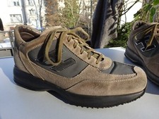 Hogan tod tods - by,