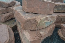 Platten und Stufen aus Sandstein, natürlich gebrochen, Naturstein