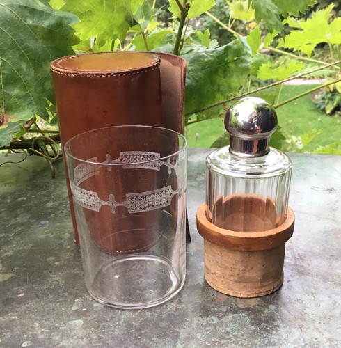 Antikes farbloses trinkglas - farbloses,