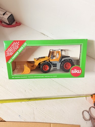 Siku farmer 3551 - farmer, fendt