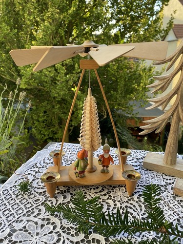Weihnachtspyramide mit