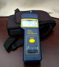 Voltcraft Digitaler Handdrehzahlmesser DT-2 L/k, incl. Tasche und Adapter