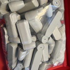 200 Hartetiketten mit Nadeln