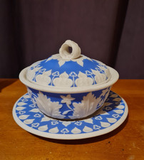 Antike Wedgwood Jasperware hellblau Butterdose mit Deckel
